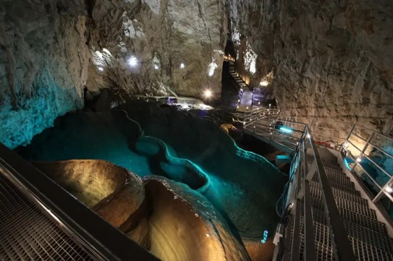 ZLATIBOR sa izletima u SIROGOJNO, STOPIĆA PEĆINU i PRŠUTANU „AĆIM“